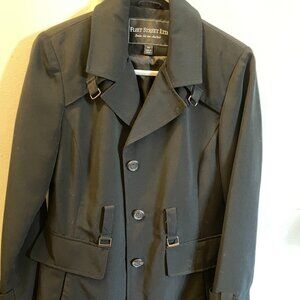 Short Trench Style Raincoat - Women's PS